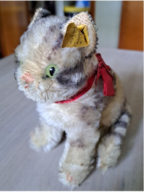 Vintage Steiff Mohair Sitting TABBY CAT Small size